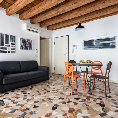 Lovely Apartment In Виченца Экстерьер фото